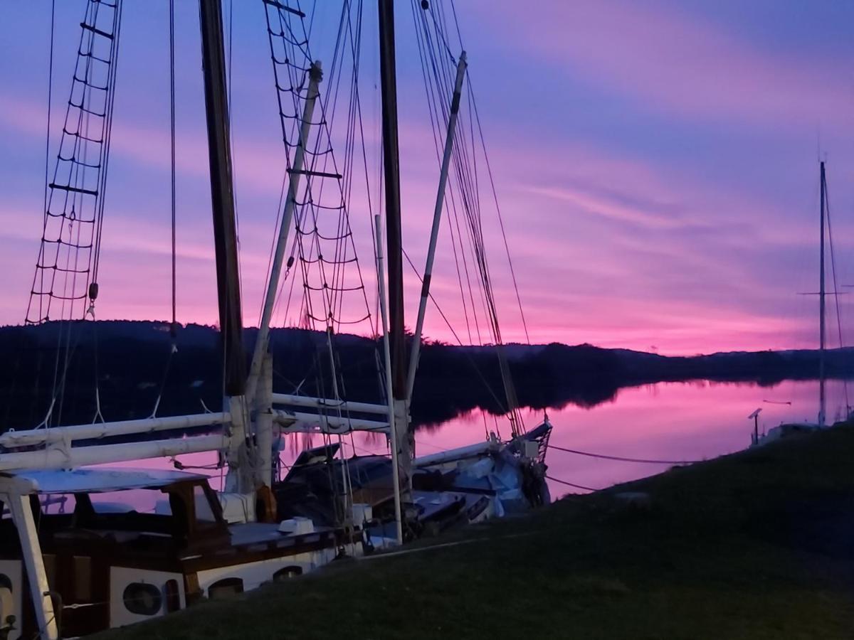 A L Ancre De La Rive Bed & Breakfast Le Faou Luaran gambar